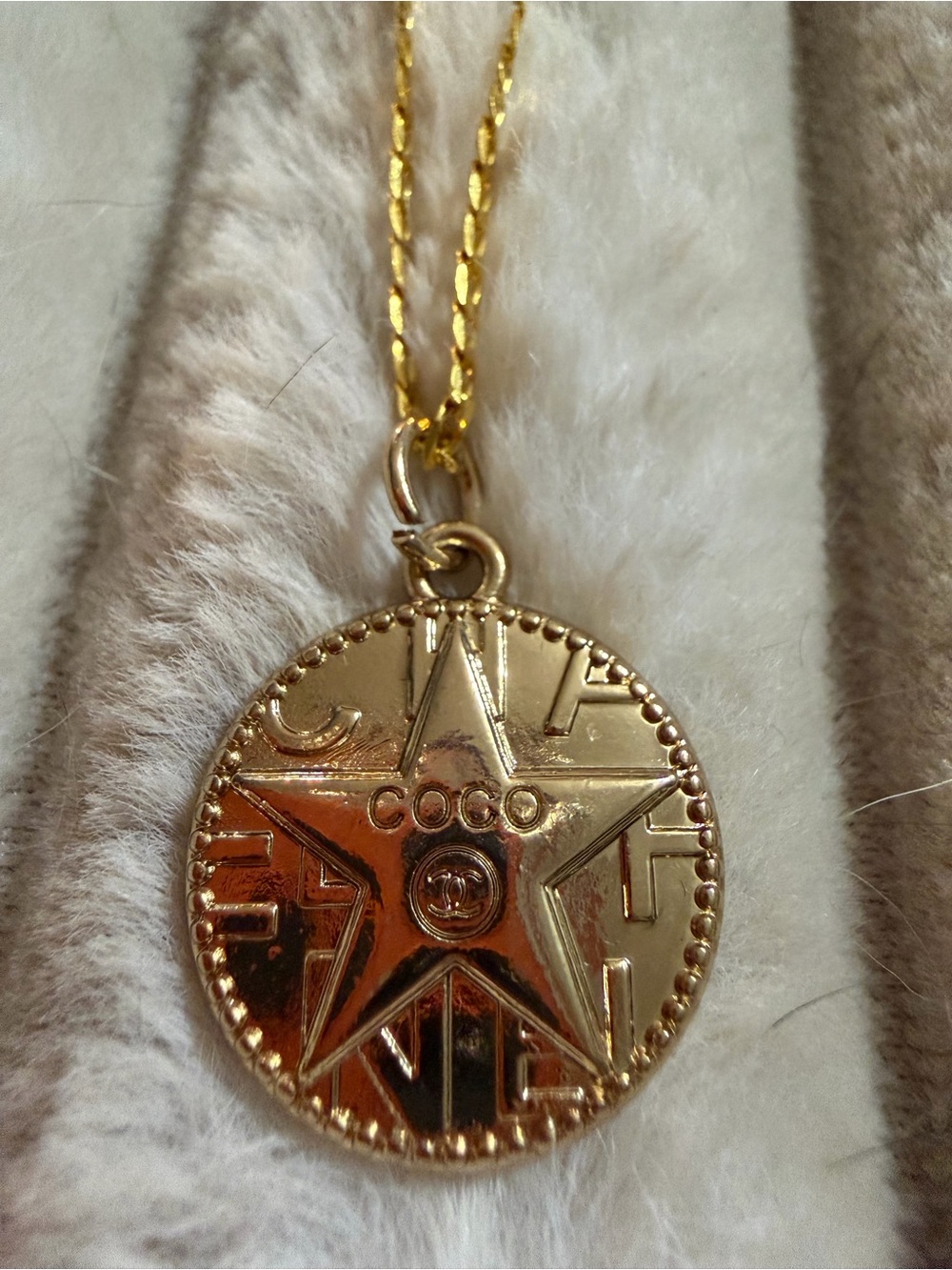 Gold Star Pendant Necklace